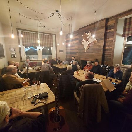 Trawden Arms Community Owned Pub Hotel Winewall Eksteriør billede