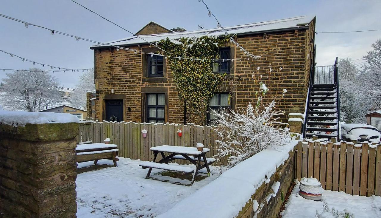 Trawden Arms Community Owned Pub Hotel Winewall Eksteriør billede