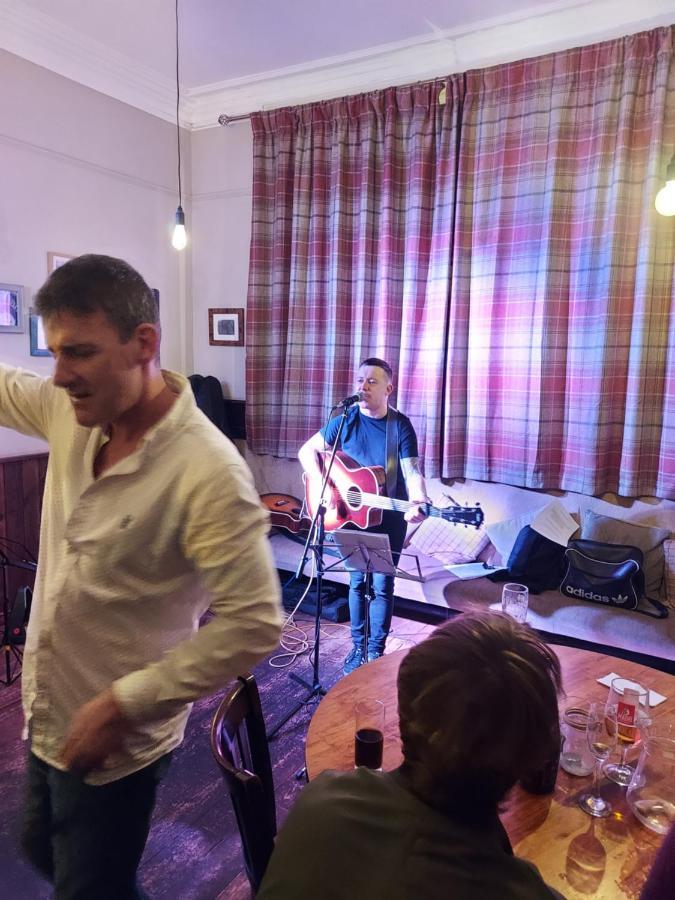 Trawden Arms Community Owned Pub Hotel Winewall Eksteriør billede