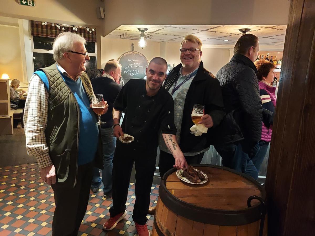 Trawden Arms Community Owned Pub Hotel Winewall Eksteriør billede
