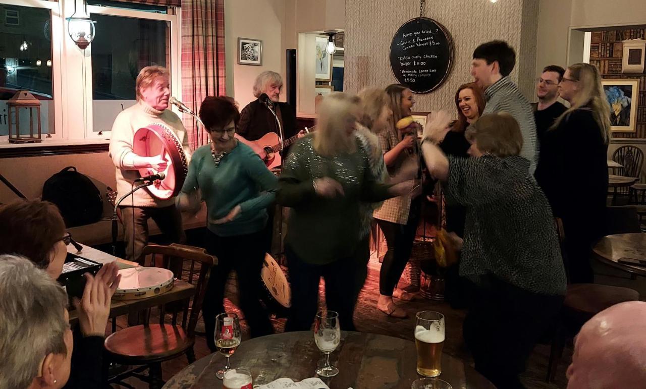 Trawden Arms Community Owned Pub Hotel Winewall Eksteriør billede