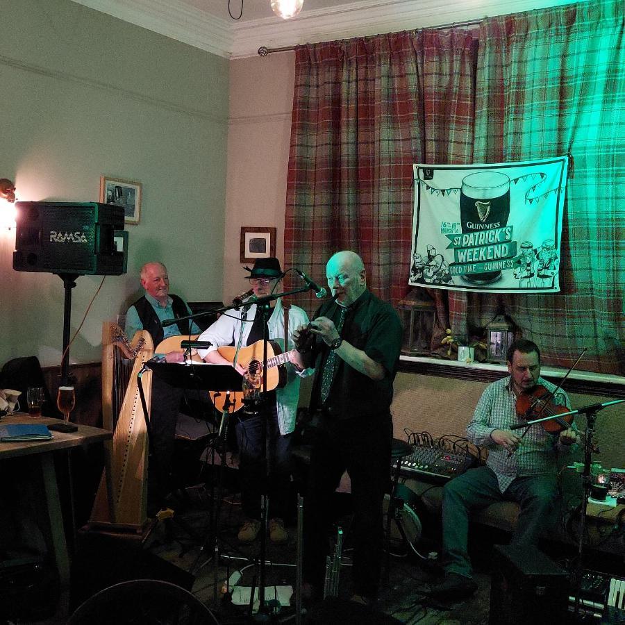 Trawden Arms Community Owned Pub Hotel Winewall Eksteriør billede