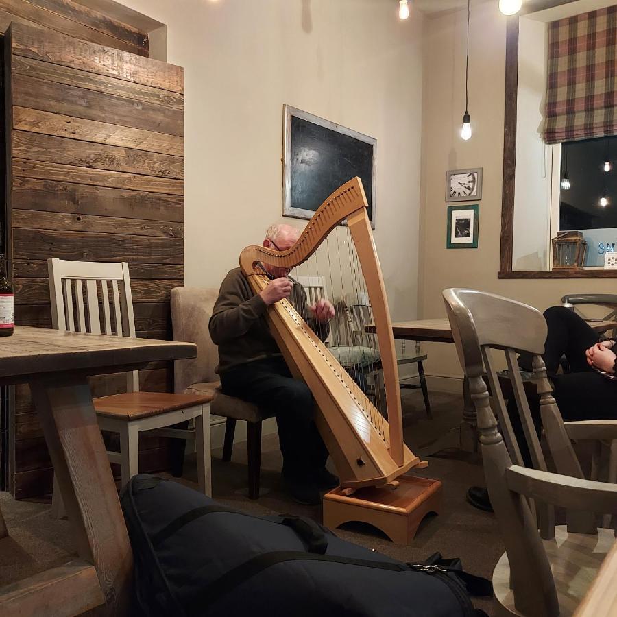 Trawden Arms Community Owned Pub Hotel Winewall Eksteriør billede