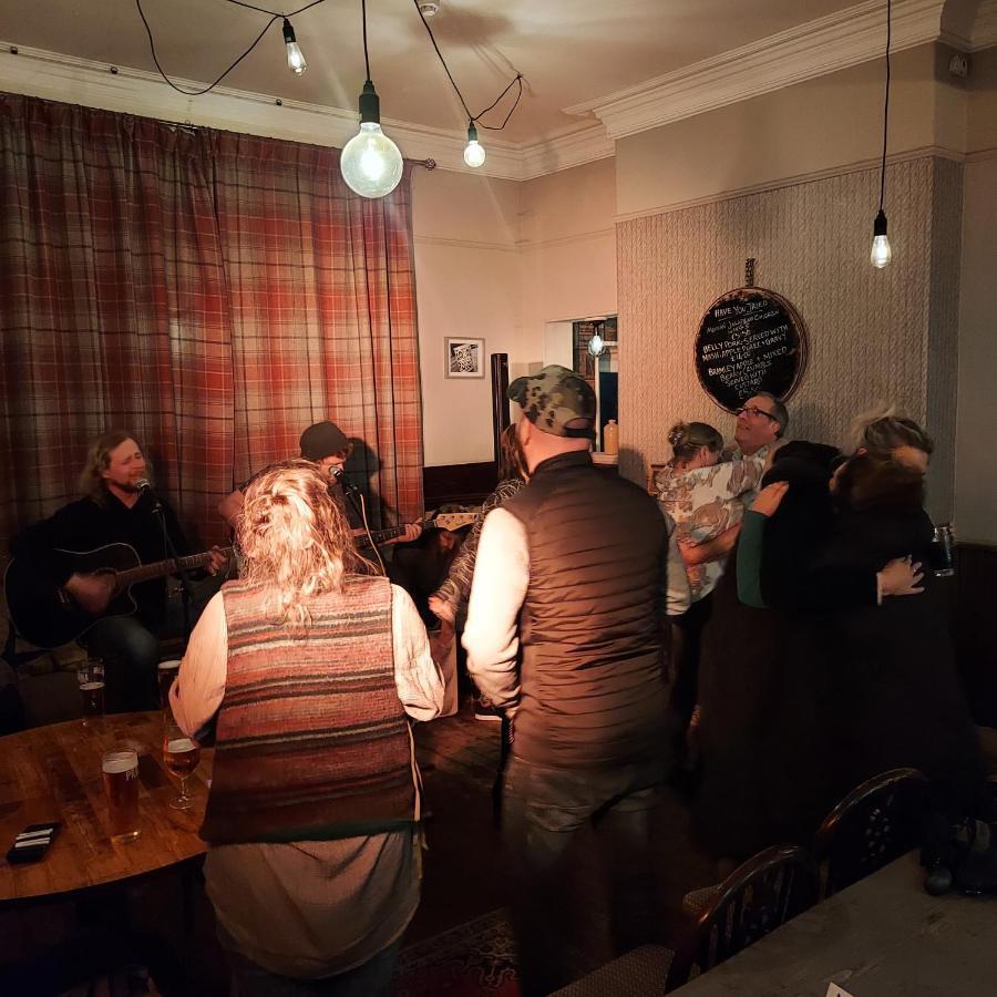 Trawden Arms Community Owned Pub Hotel Winewall Eksteriør billede