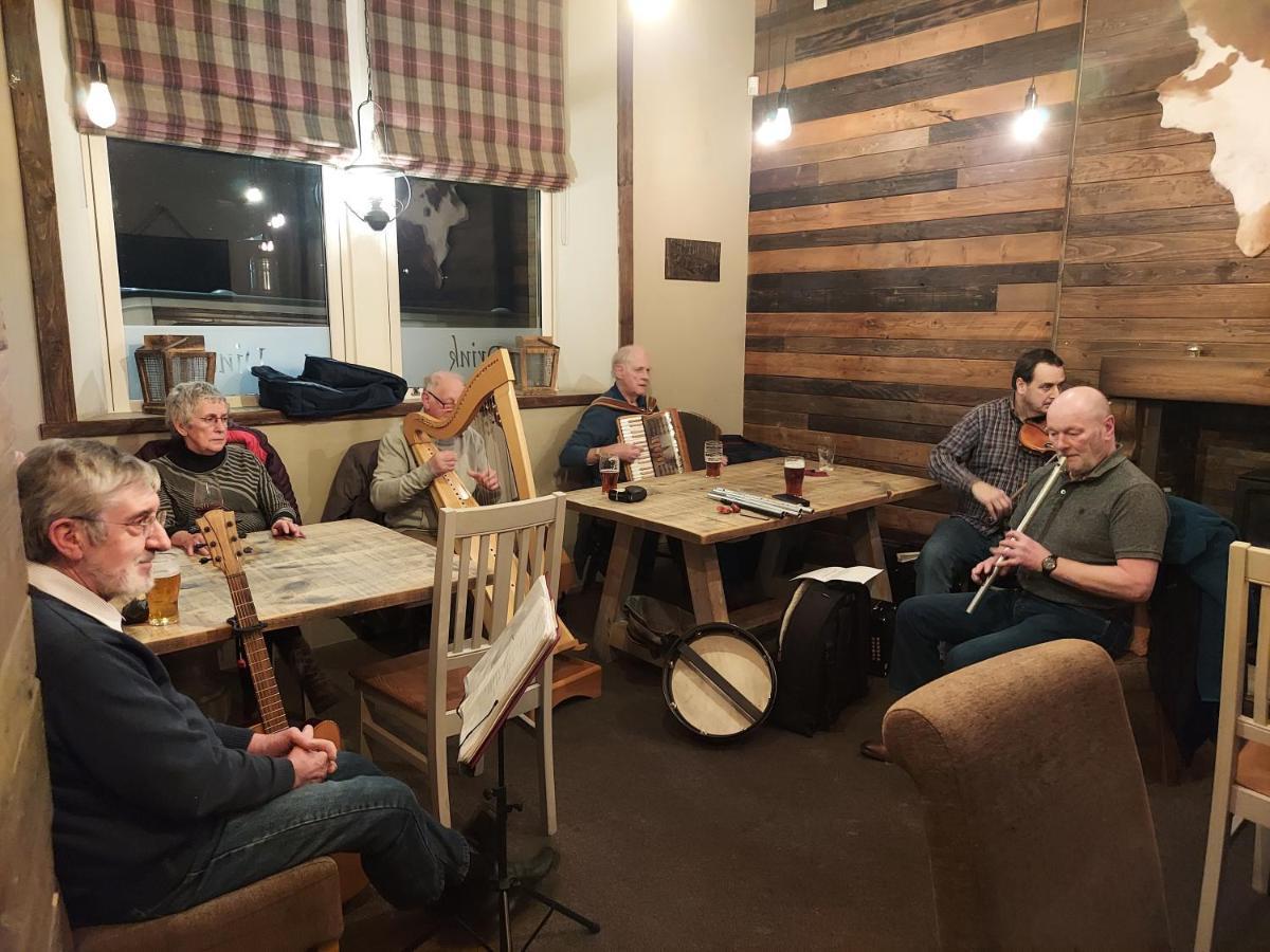 Trawden Arms Community Owned Pub Hotel Winewall Eksteriør billede