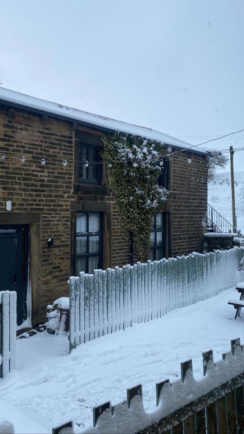Trawden Arms Community Owned Pub Hotel Winewall Eksteriør billede